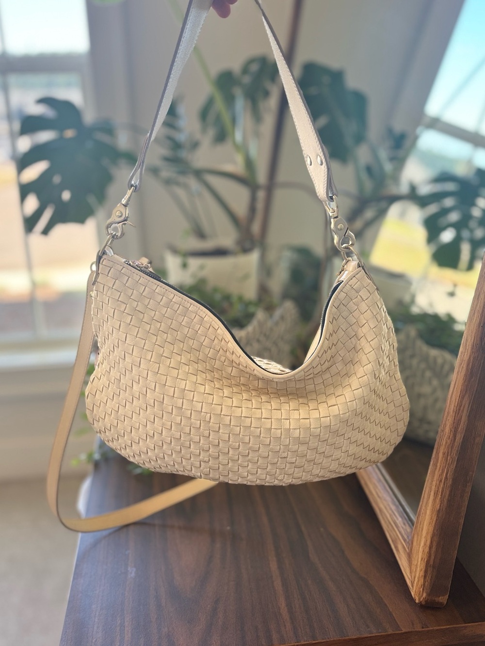 Clare V Moyen Messenger Buttercream leather purse. Great condition!